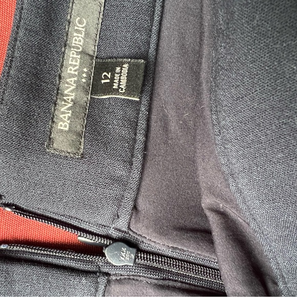 Dark Blue Banana Republic Shirt with Gold Buttons Accent Size 12 NWOT - Picture 3 of 5